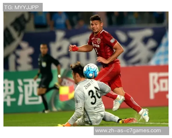 江苏苏宁与上海上港对决主裁判执法表现引发热议